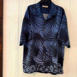 Tommy Bahamas 100% silk short sleeve button down XL